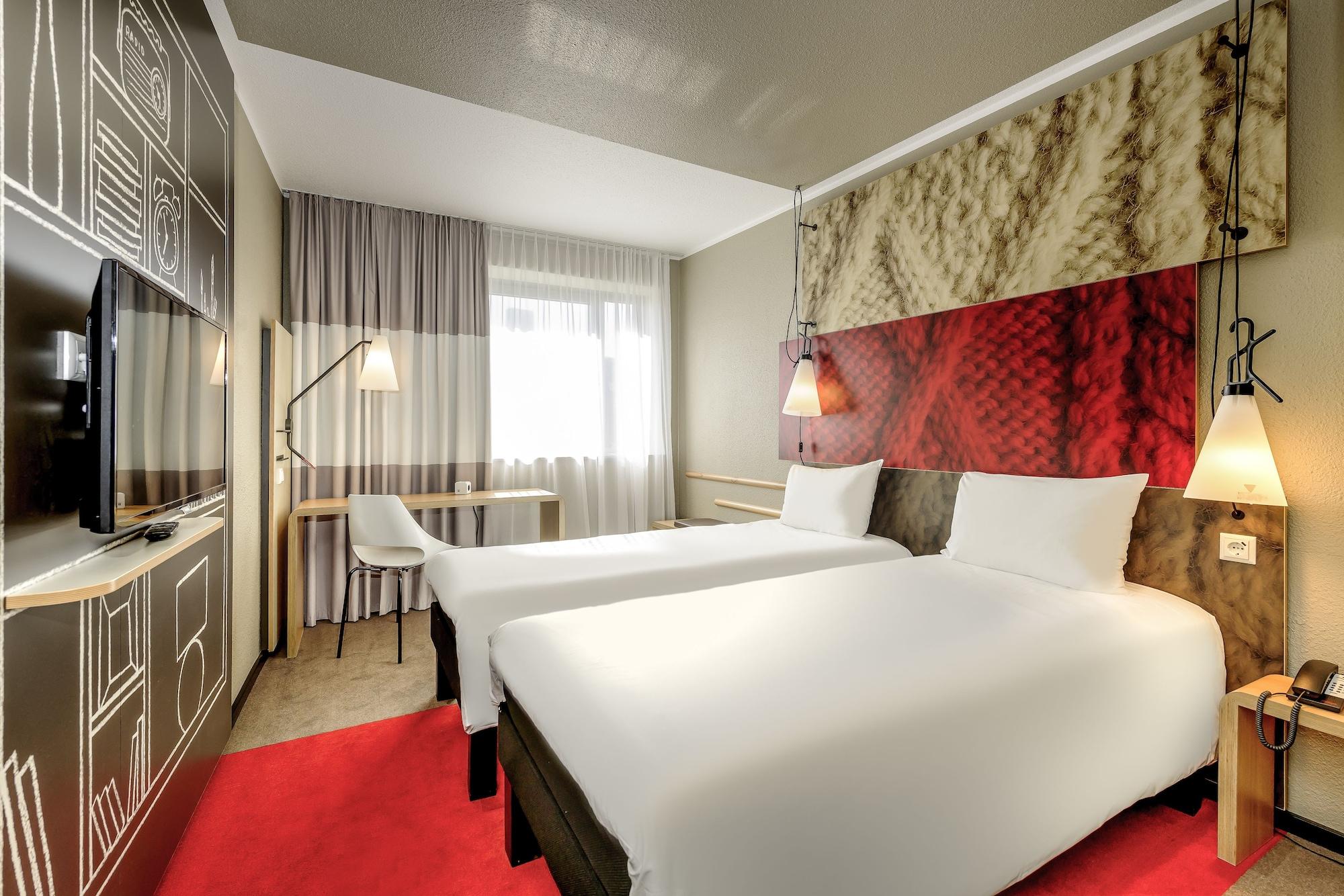 Отель Ibis Europe Chalon Sur Saone Экстерьер фото