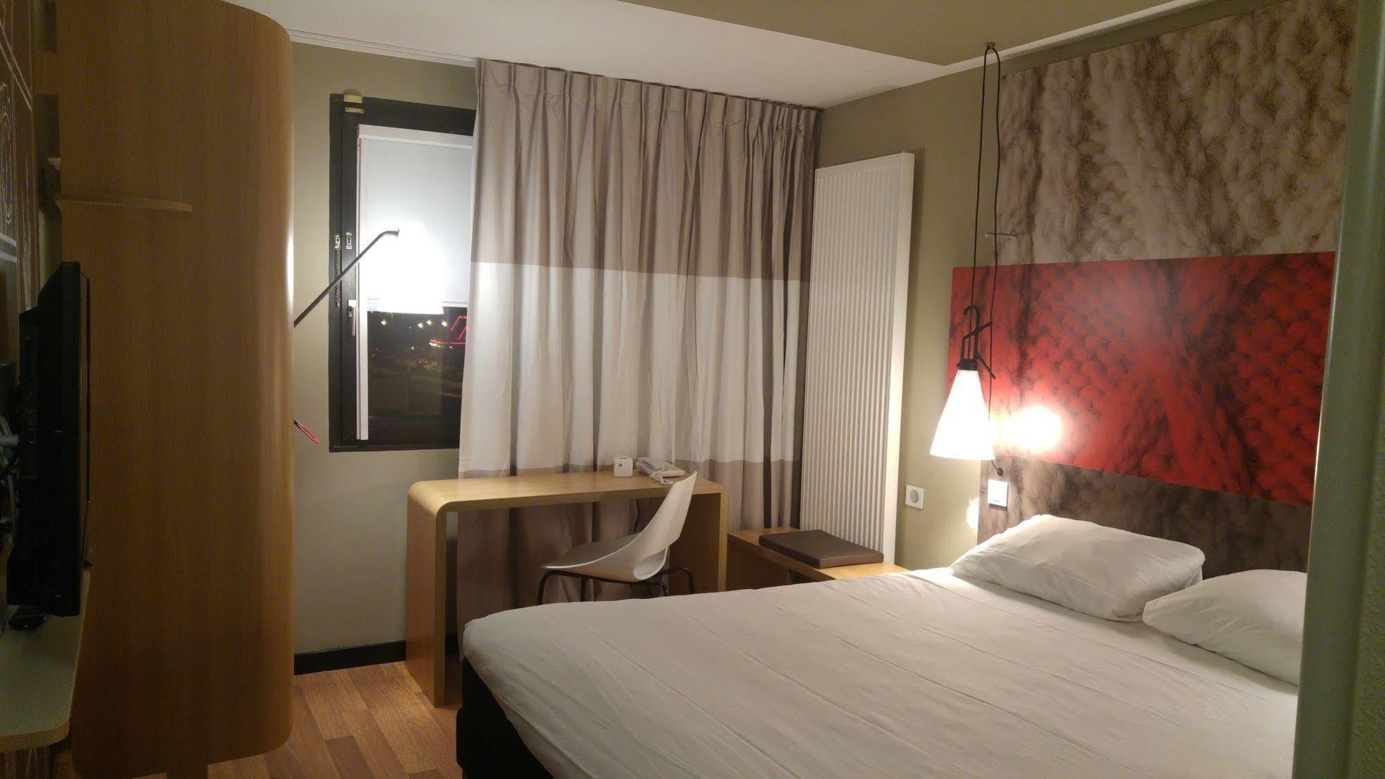 Отель Ibis Europe Chalon Sur Saone Экстерьер фото